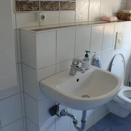 Ferienwohnung Schloss Birnbaum شقة